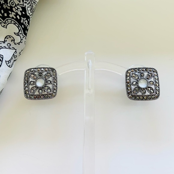 🛍️Bundle sale! Vintage faux marcasite clip earrings - Picture 6 of 7
